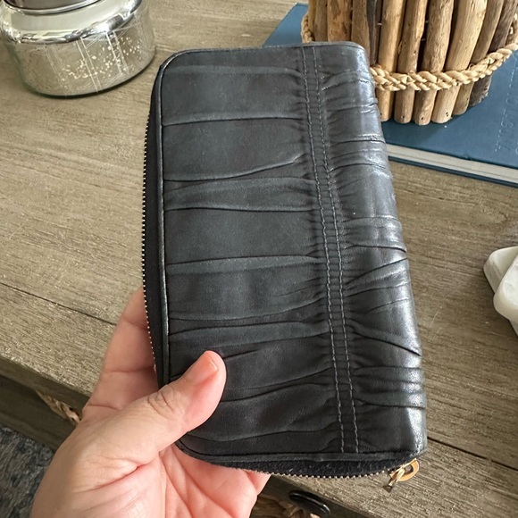 💯Authentic Prada Wallet - Picture 9 of 16